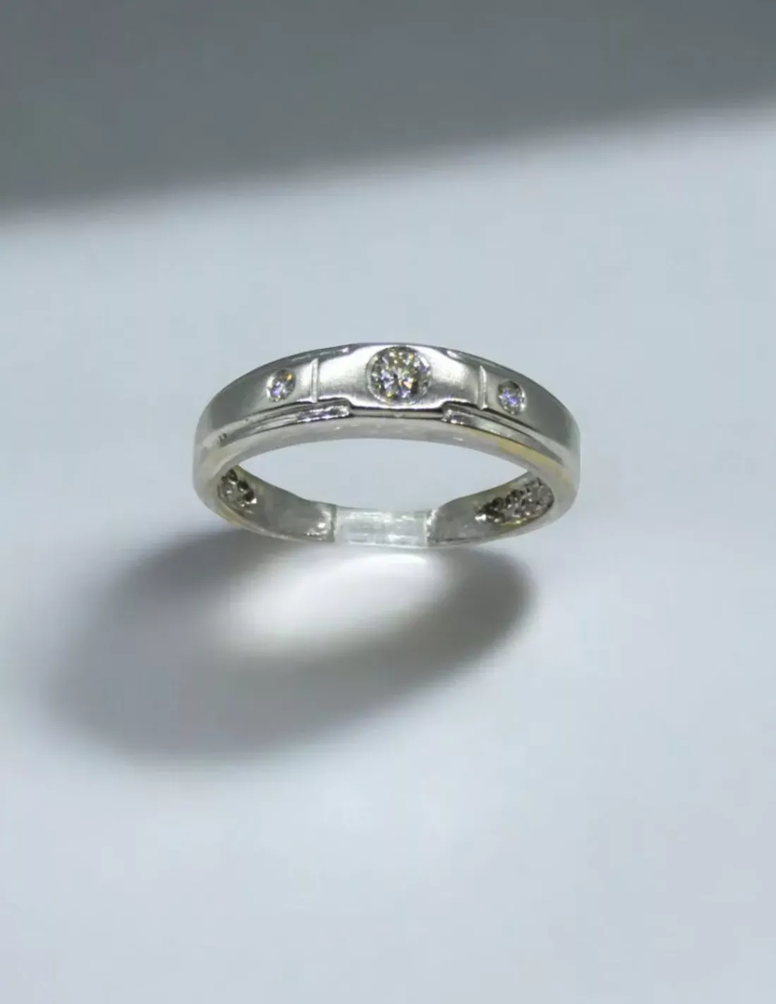 Discount Anillo brillo mate con tres diamantes oro blanco 18k - T.10 Anillos Con Brillantes | Anillos De Oro