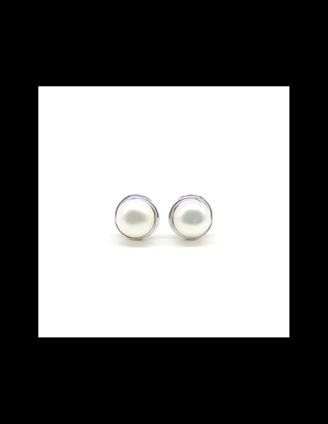 Shop Pendientes perla cultivada blanca en montura plata de Ley rodiada Pendientes De Plata